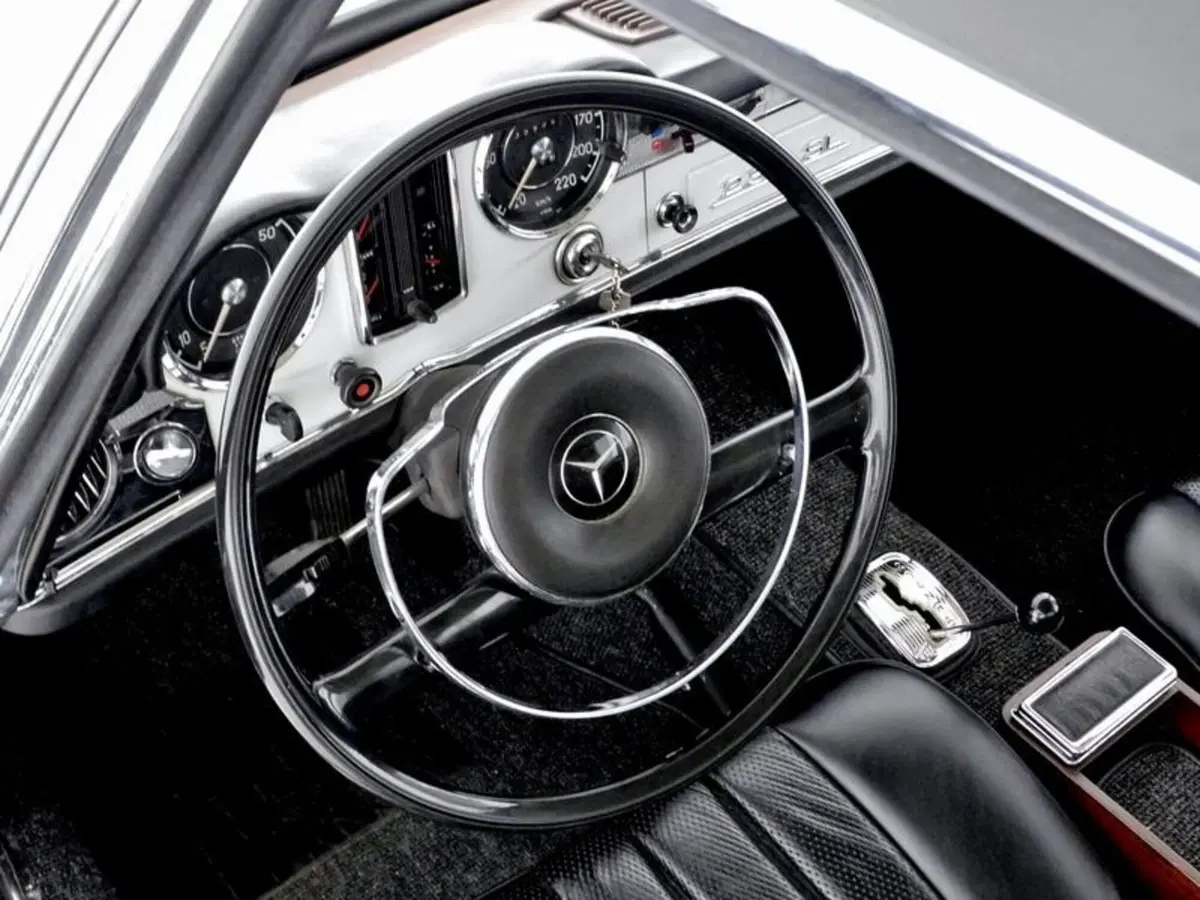 Mercedes-Benz 230 Coupé usata a Perugia (15)