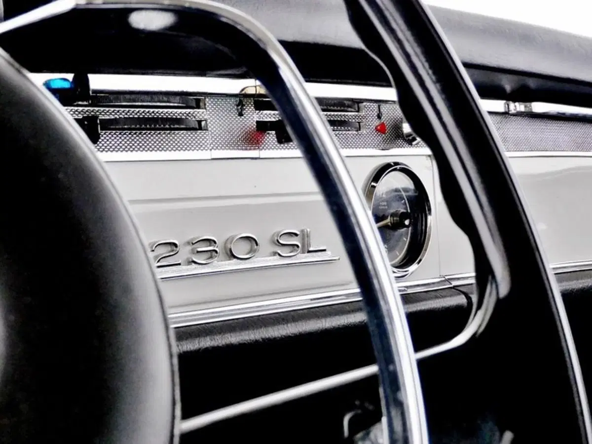 Mercedes-Benz 230 Coupé usata a Perugia (17)