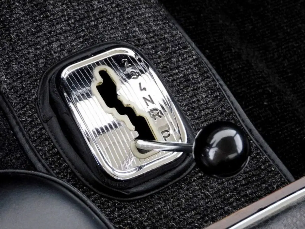 Mercedes-Benz 230 Coupé usata a Perugia (18)