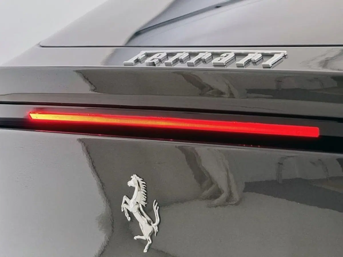 Ferrari Purosangue usata a Perugia (11)