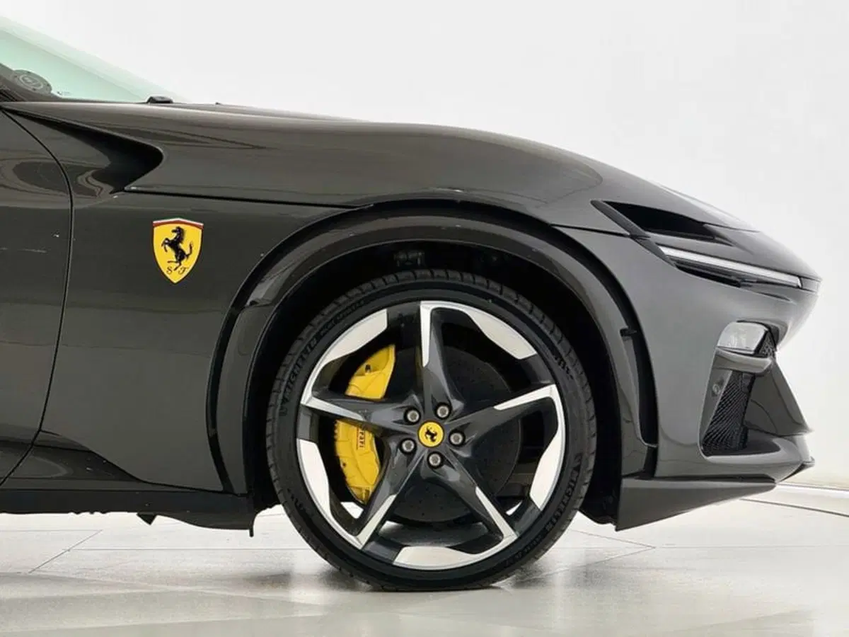 Ferrari Purosangue usata a Perugia (9)