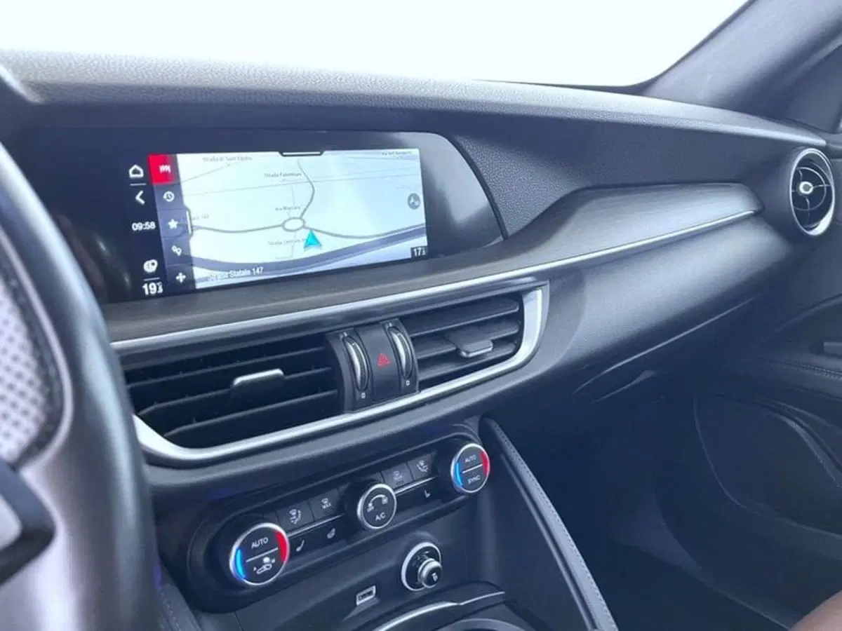 Alfa Romeo Stelvio usata a Perugia (13)