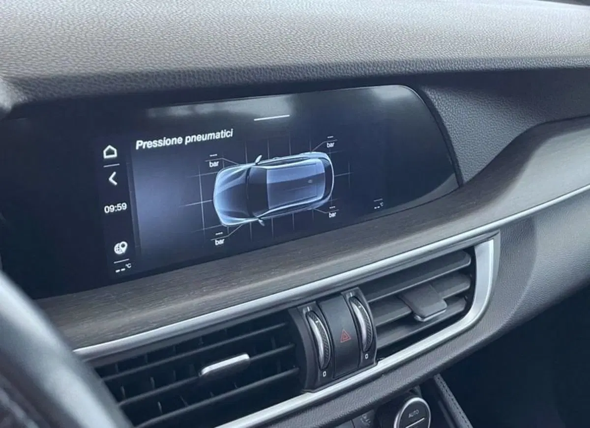 Alfa Romeo Stelvio usata a Perugia (14)