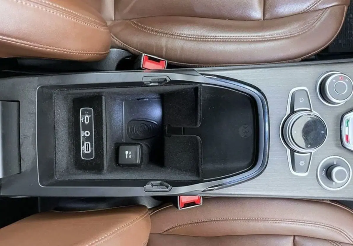 Alfa Romeo Stelvio usata a Perugia (17)