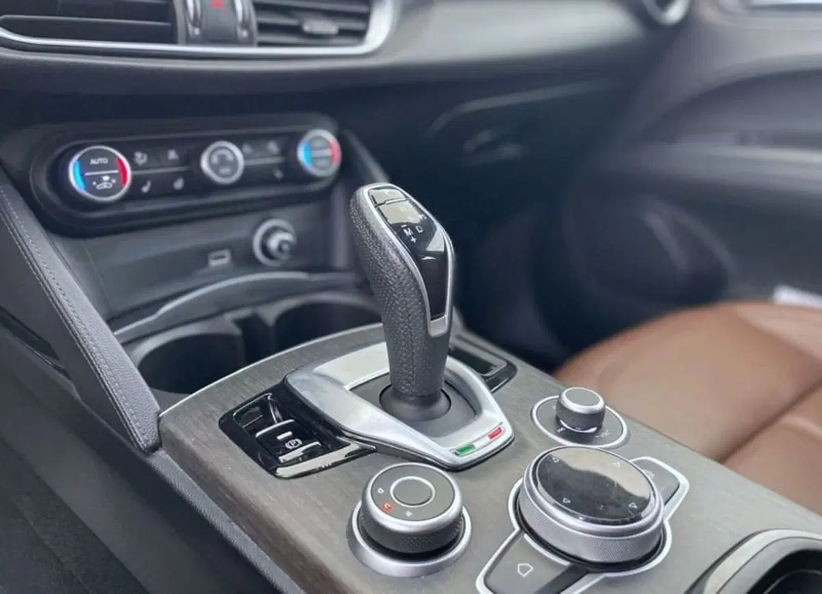 Alfa Romeo Stelvio usata a Perugia (18)