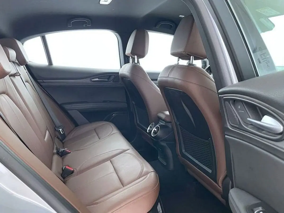 Alfa Romeo Stelvio usata a Perugia (20)