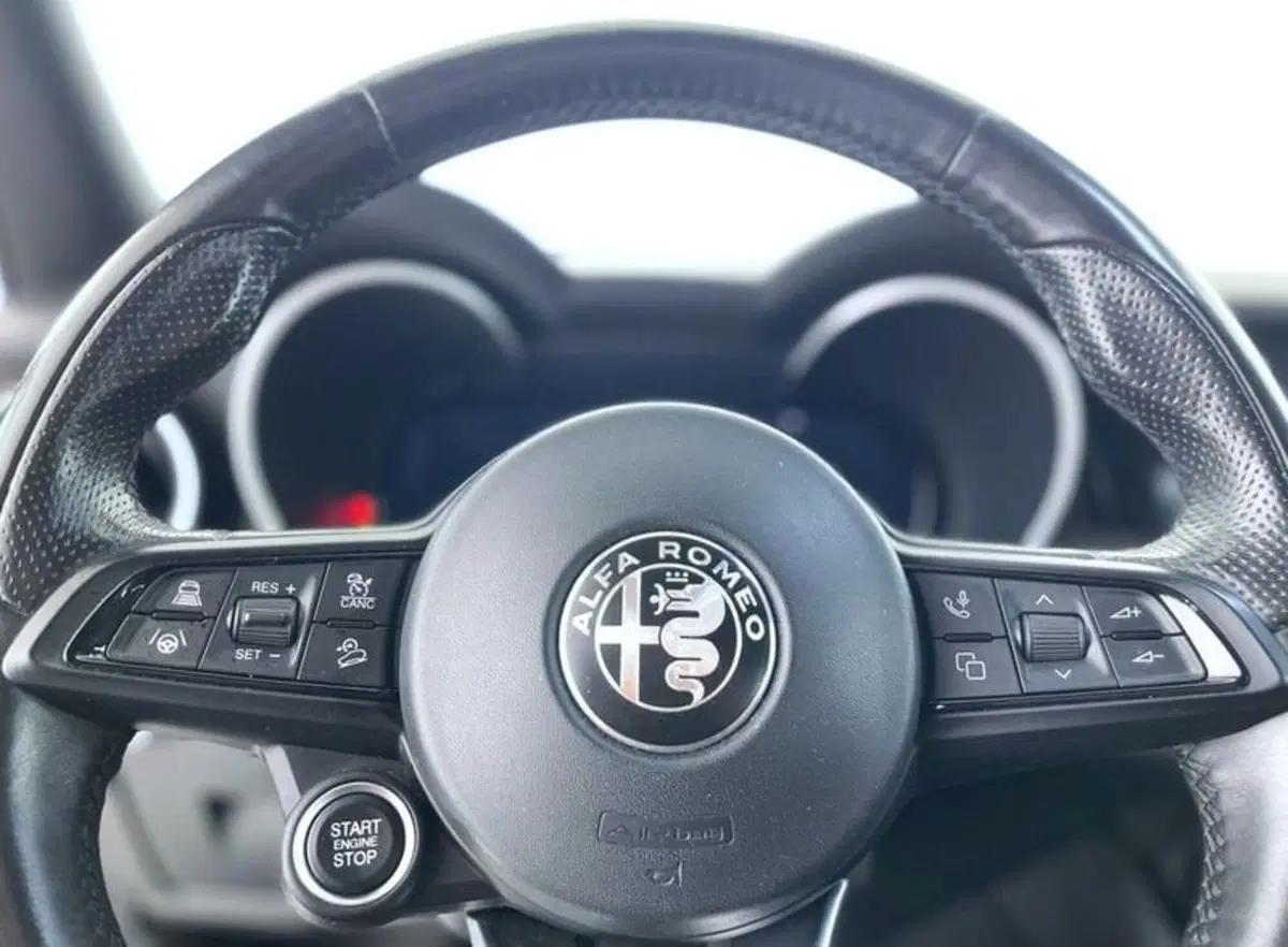 Alfa Romeo Stelvio usata a Perugia (8)