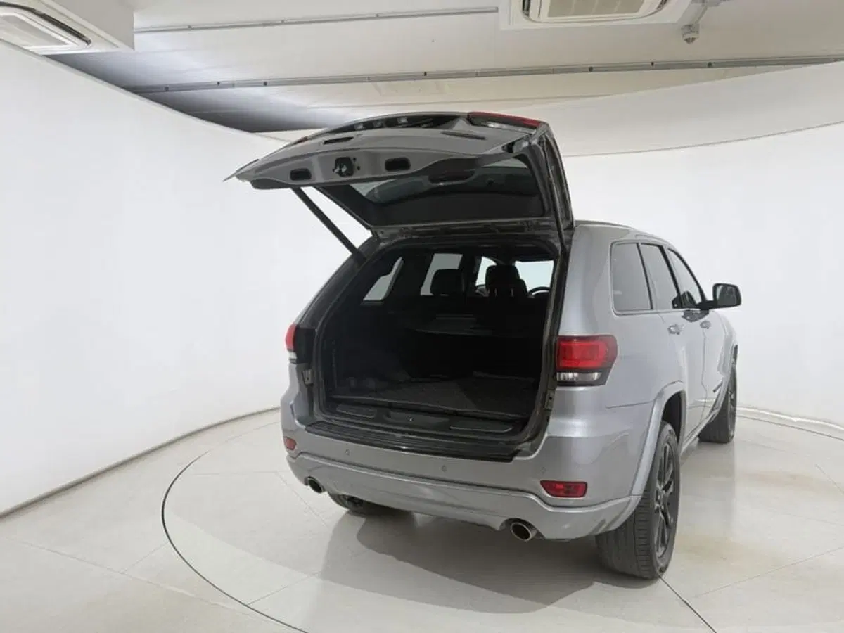 Jeep Grand Cherokee usata a Perugia (15)