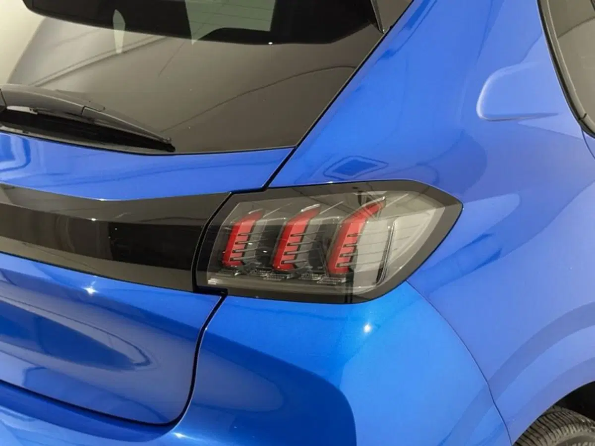 Peugeot 208 usata a Perugia (9)