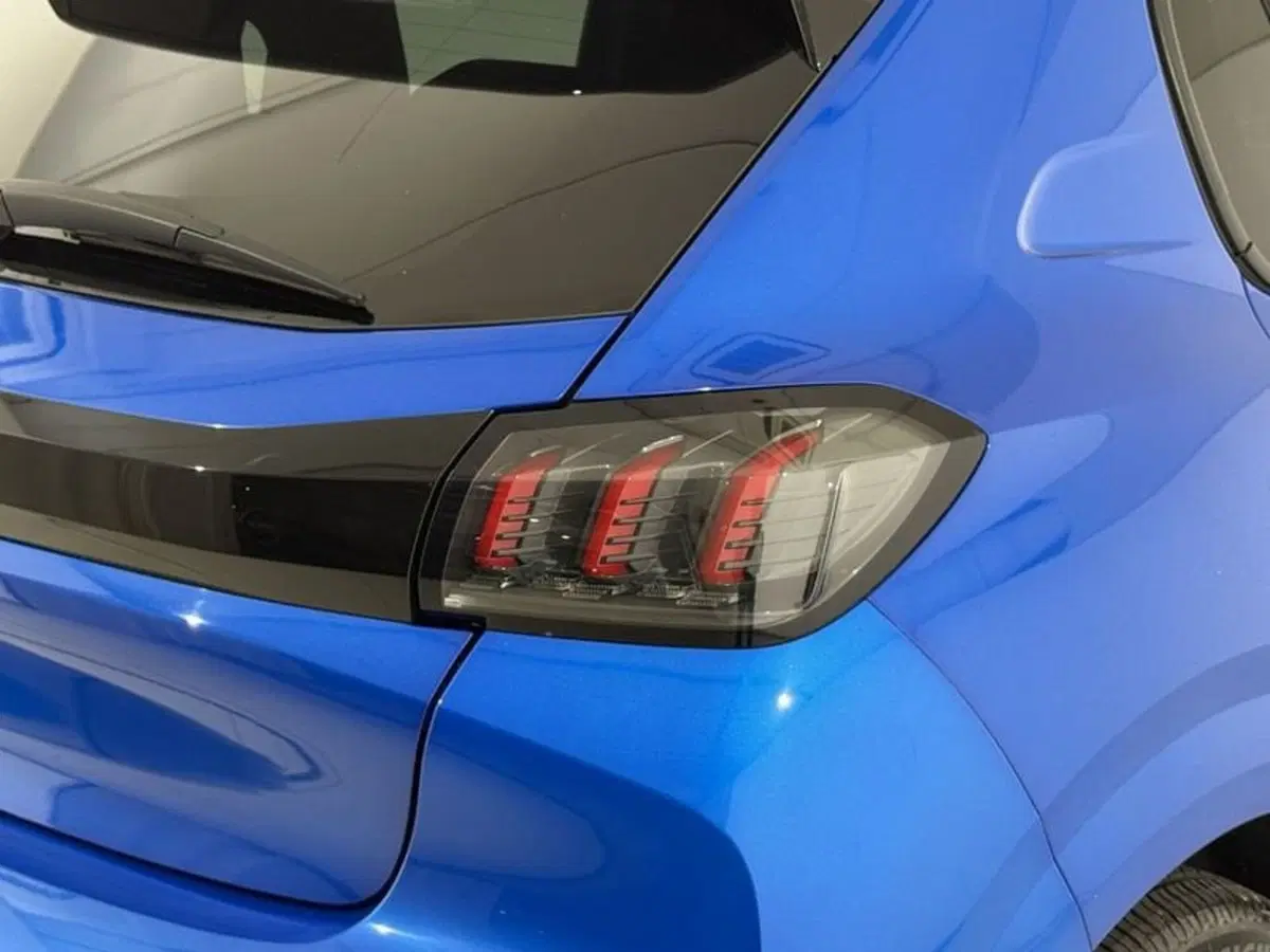 Peugeot 208 usata a Perugia (9)