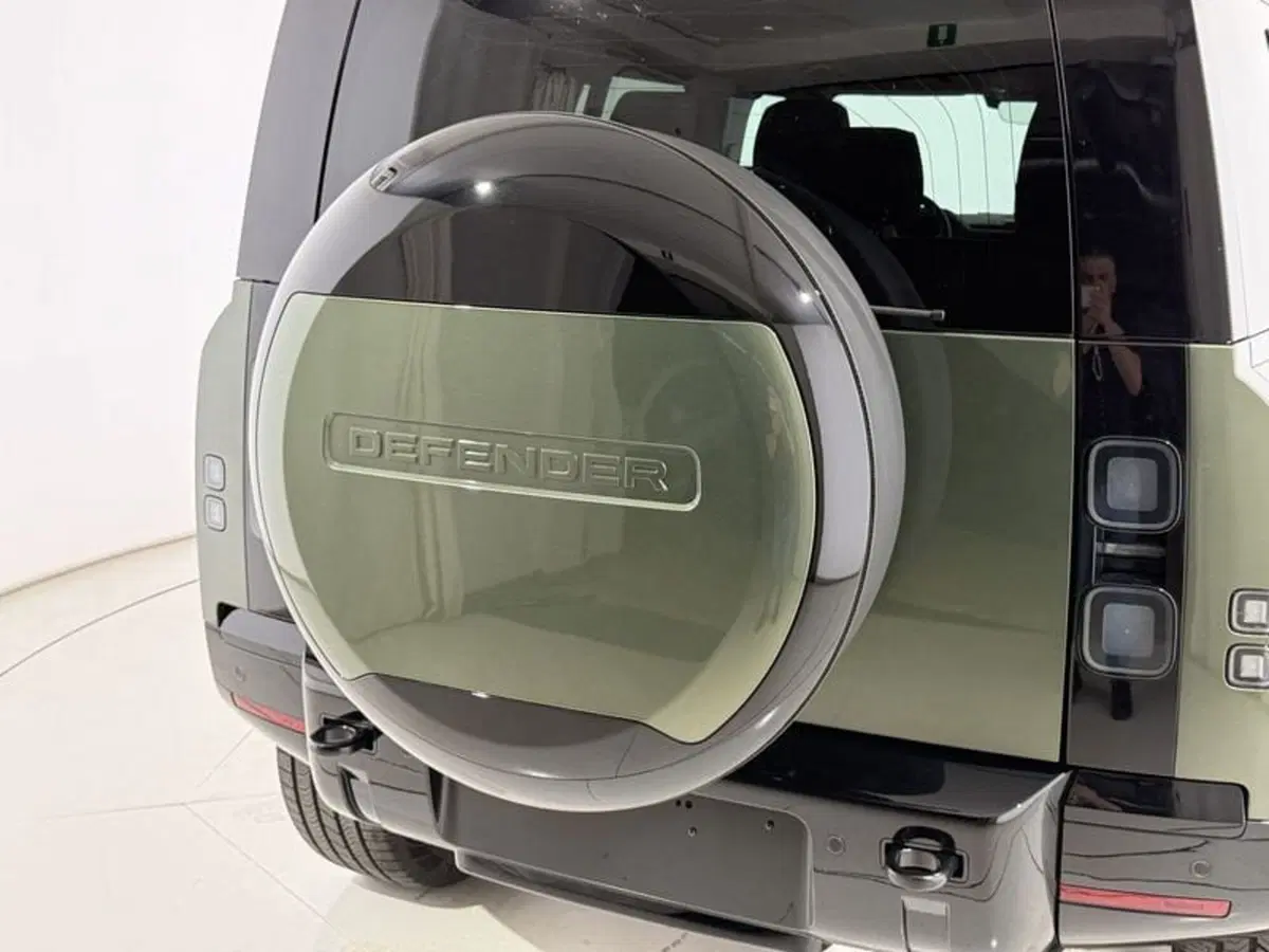 Land Rover Defender nuova a Perugia (10)
