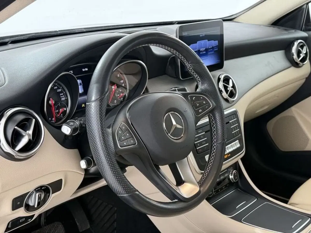 Mercedes-Benz GLA SUV usata a Perugia (4)