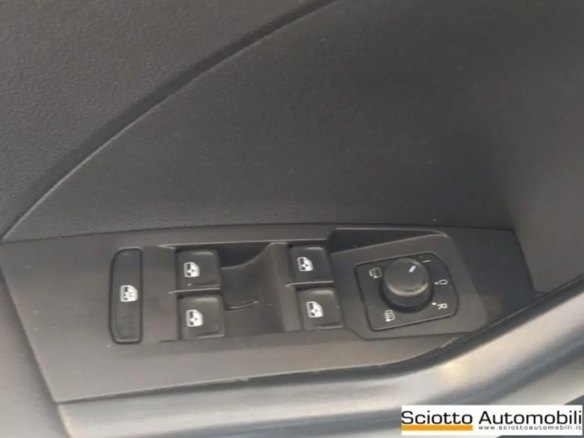 Volkswagen T-Cross usata a Messina (12)
