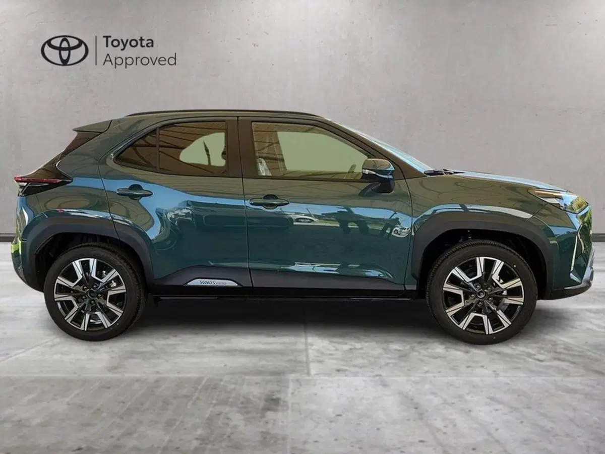 Toyota Yaris Cross nuova a Roma (4)