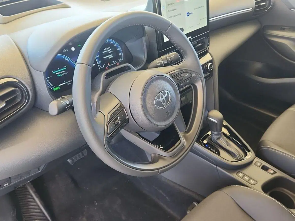 Toyota Yaris Cross nuova a Roma (7)