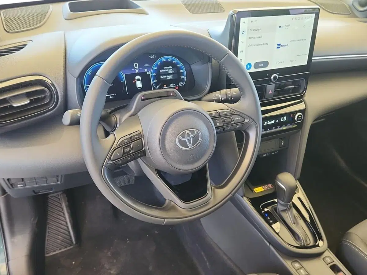 Toyota Yaris Cross nuova a Roma (8)