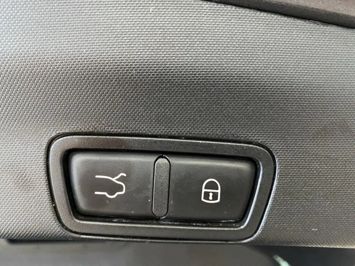 Alfa Romeo Stelvio usata a Torino (13)