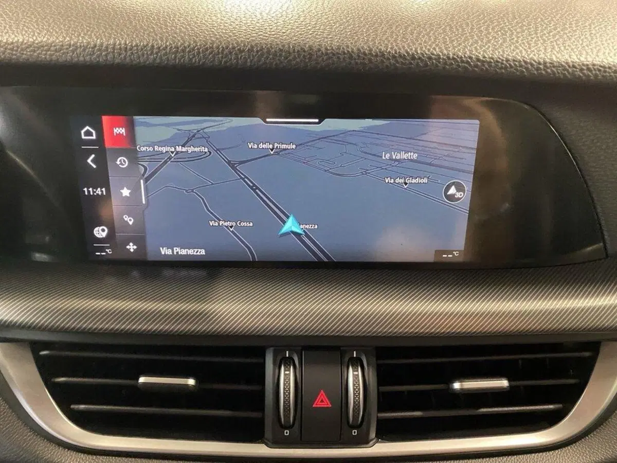 Alfa Romeo Stelvio usata a Torino (10)