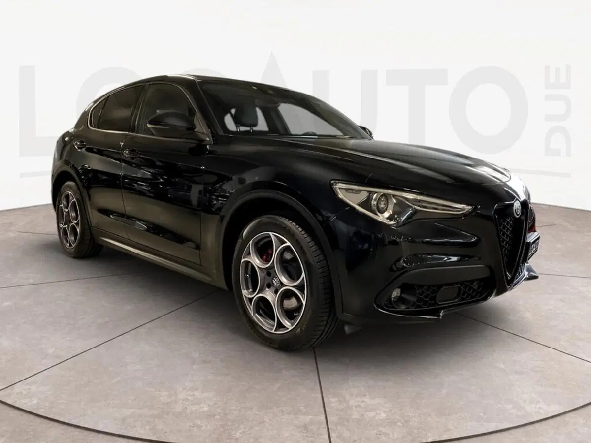 Alfa Romeo Stelvio usata a Torino (3)