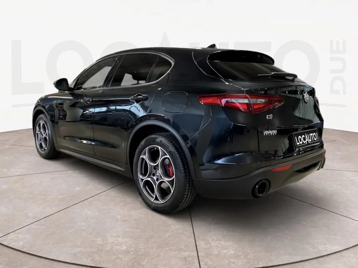 Alfa Romeo Stelvio usata a Torino (5)