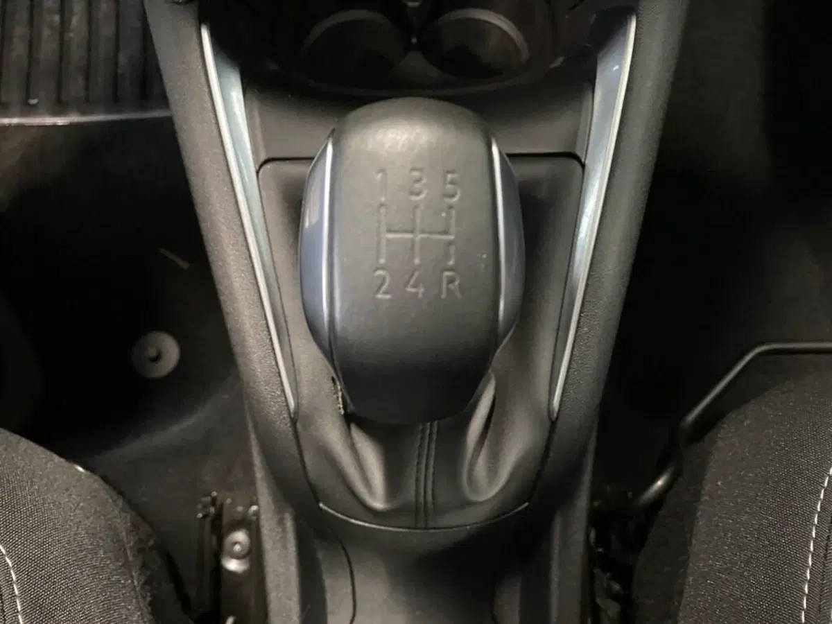 Peugeot 208 usata a Torino (11)