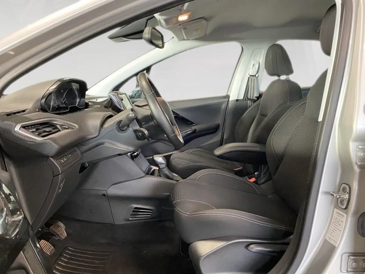 Peugeot 208 usata a Torino (6)