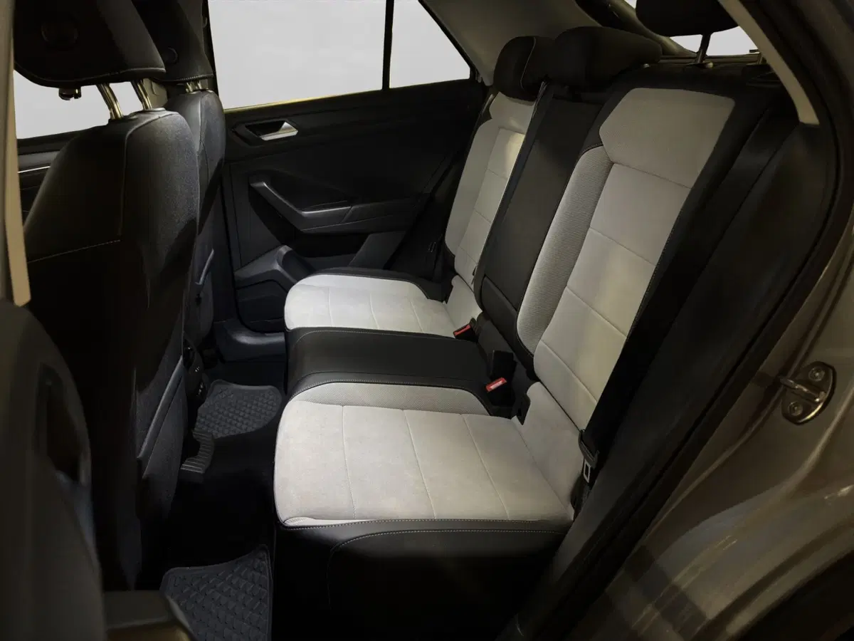 Volkswagen T-Roc usata a Genova (10)