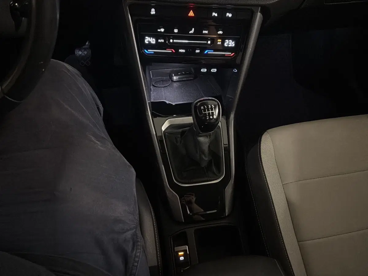 Volkswagen T-Roc usata a Genova (16)