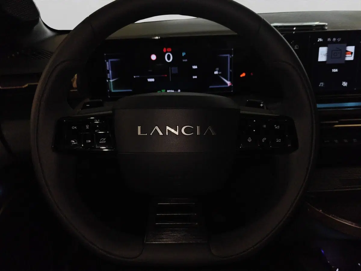 Lancia Ypsilon usata a Genova (14)