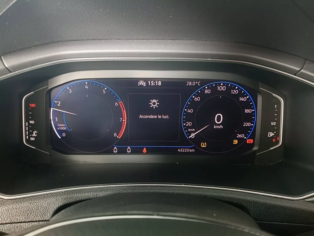 Volkswagen T-Roc Cabrio usata a Ascoli Piceno (12)