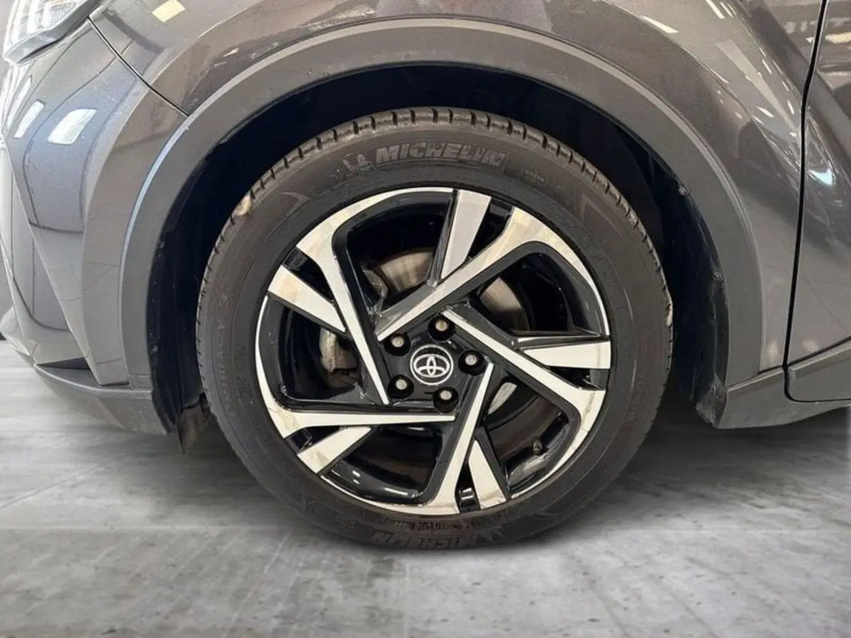 Toyota Toyota C-HR usata a Prato (9)