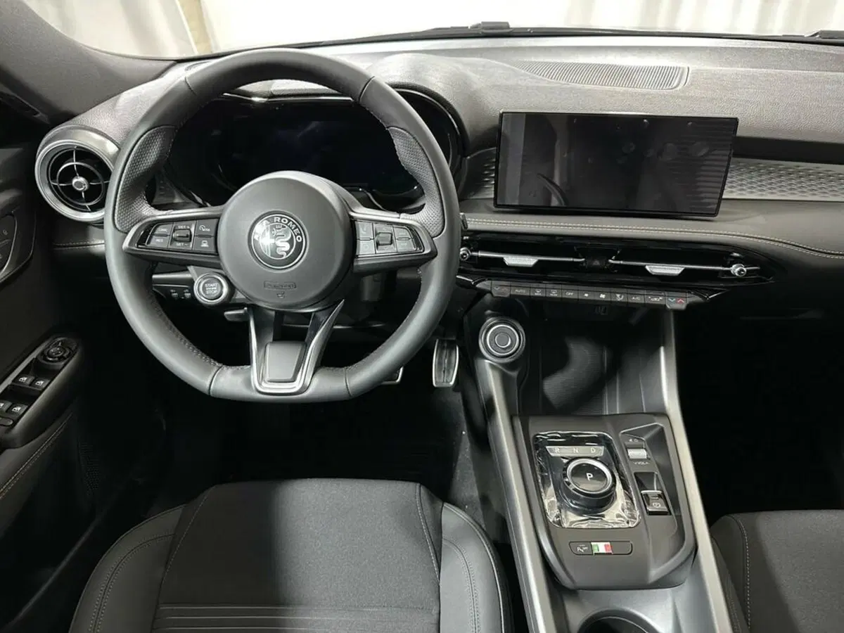 Alfa Romeo Tonale nuova a Sondrio (13)