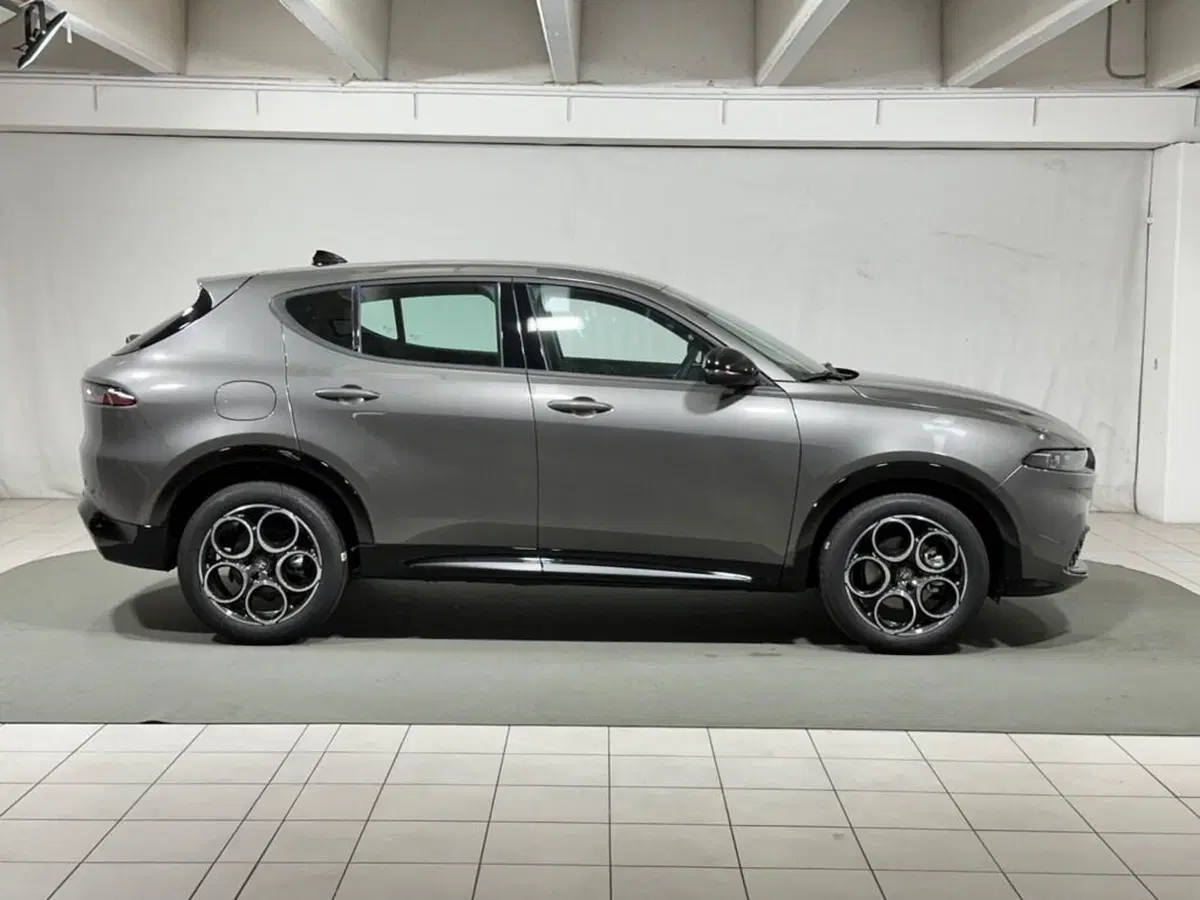 Alfa Romeo Tonale nuova a Sondrio (6)