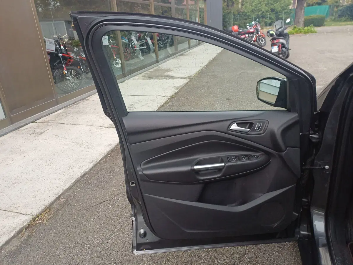 Ford Kuga usata a Alessandria (7)