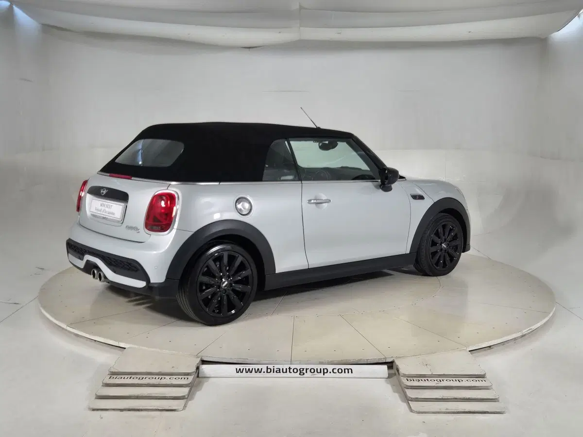 MINI Mini Cabrio usata a Torino (17)