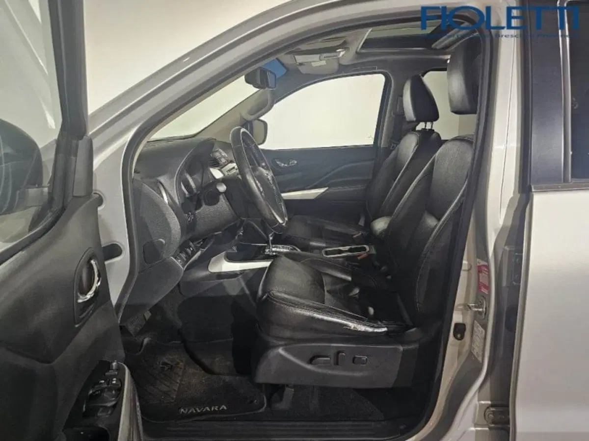 Nissan Navara usata a Brescia (11)