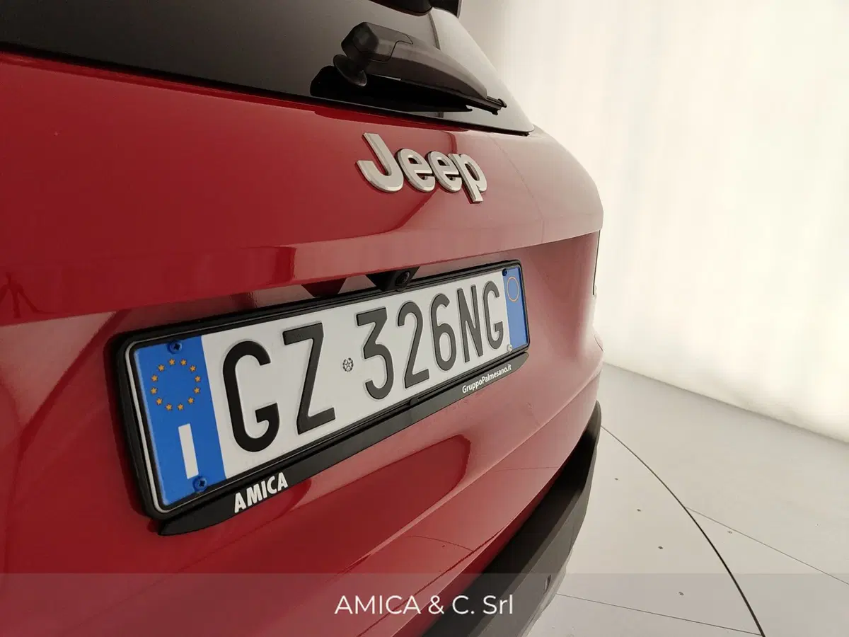 Jeep Avenger nuova a Caserta (10)
