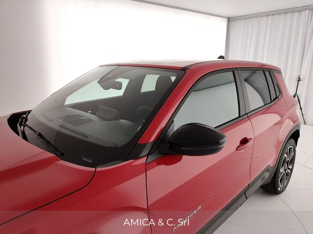 Jeep Avenger nuova a Caserta (14)
