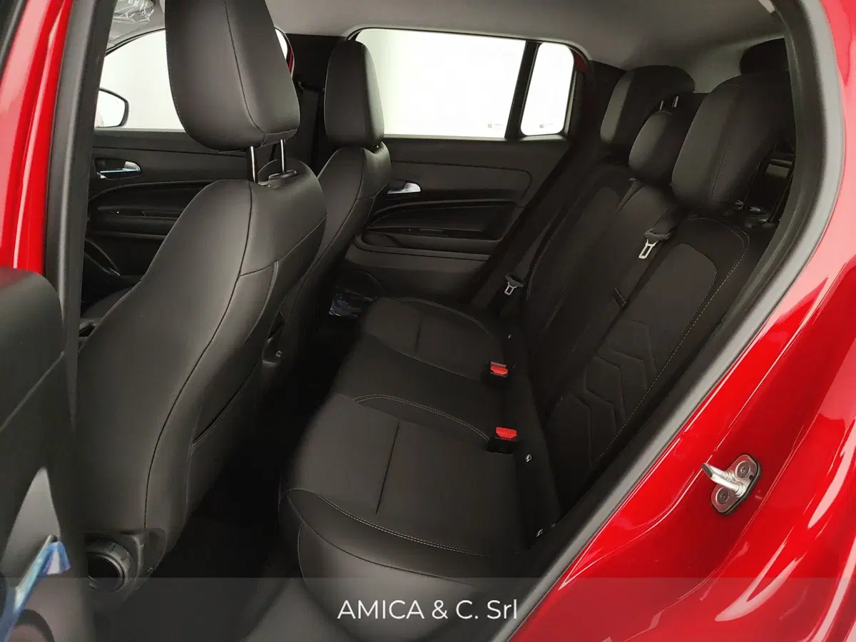 Jeep Avenger nuova a Caserta (18)