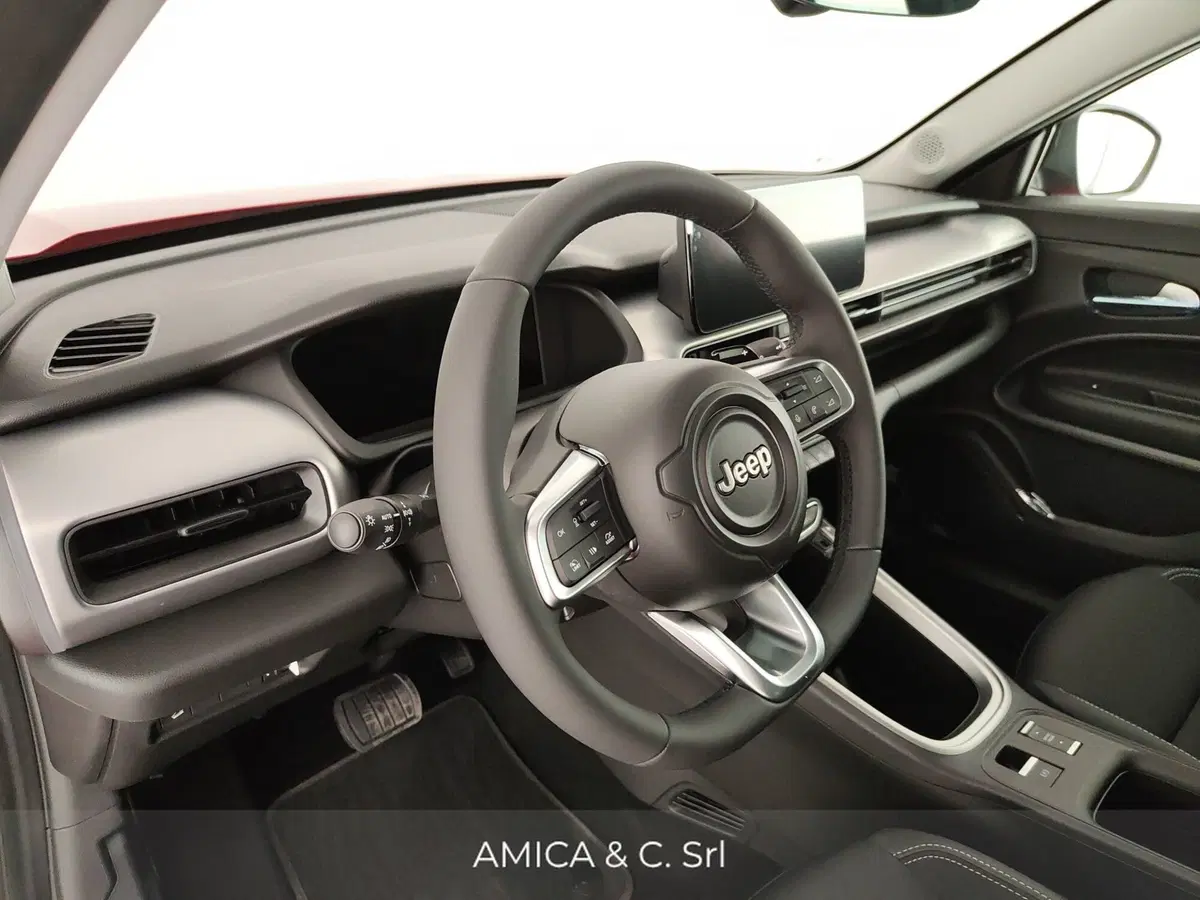 Jeep Avenger nuova a Caserta (19)
