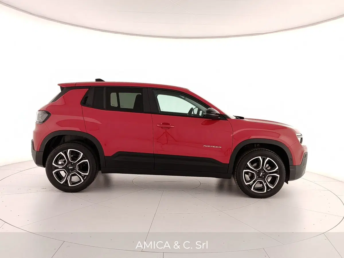 Jeep Avenger nuova a Caserta (7)