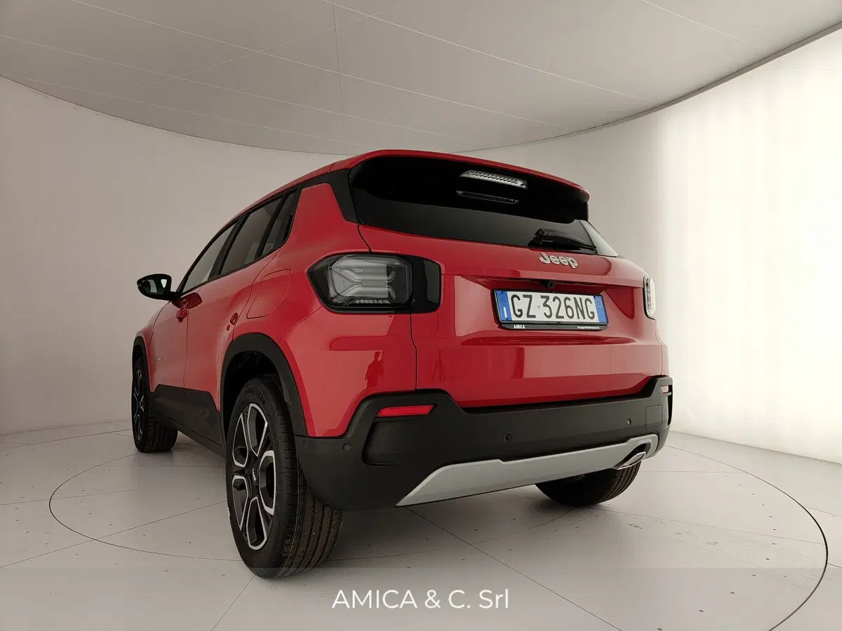Jeep Avenger nuova a Caserta (9)