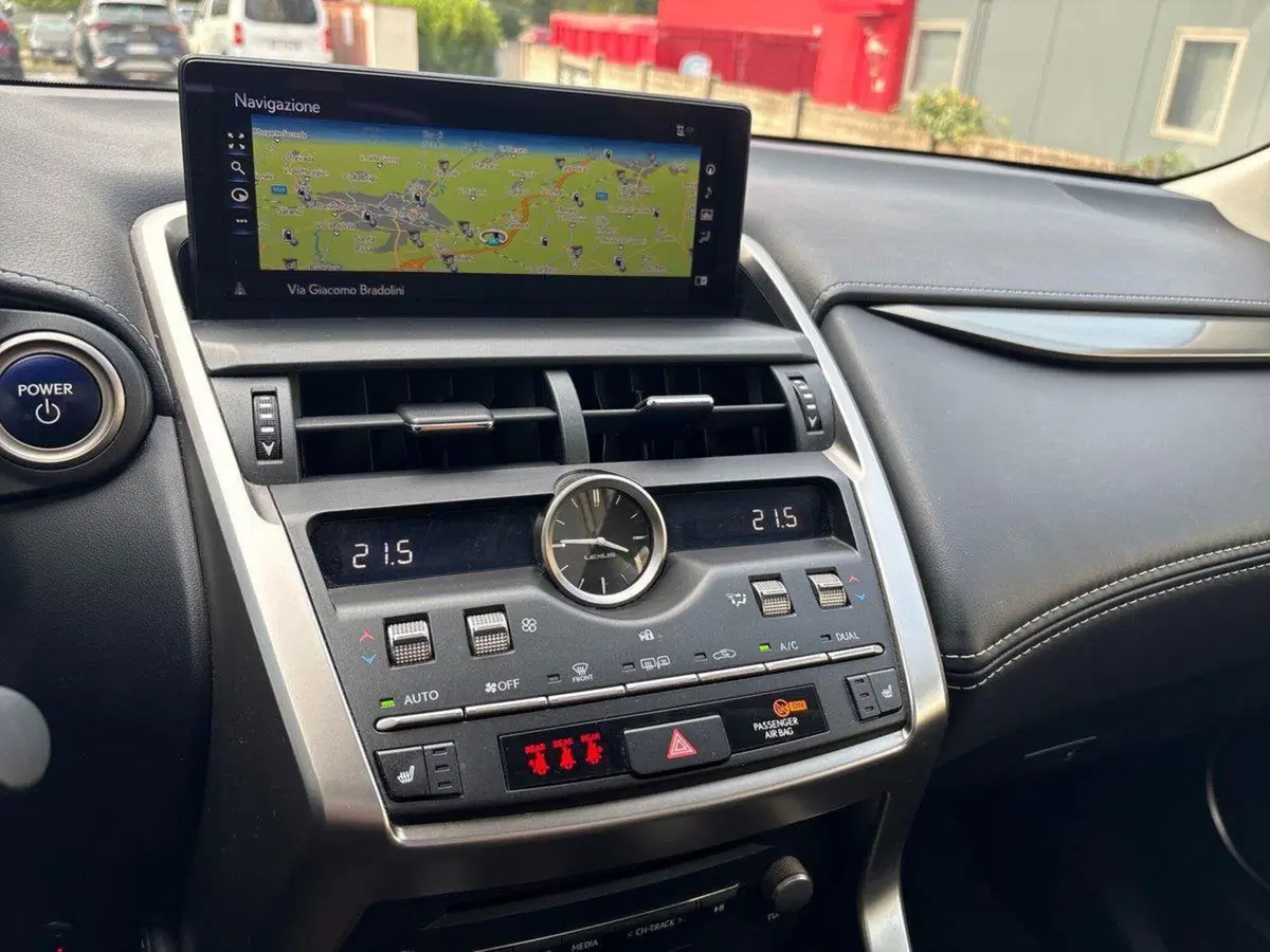 Lexus NX usata a Treviso (14)