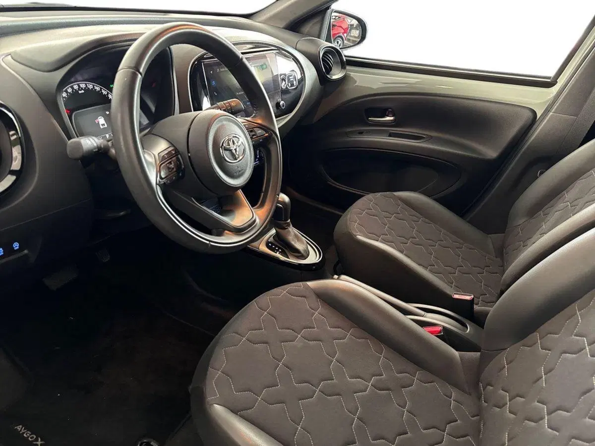 Toyota Aygo X usata a Prato (10)