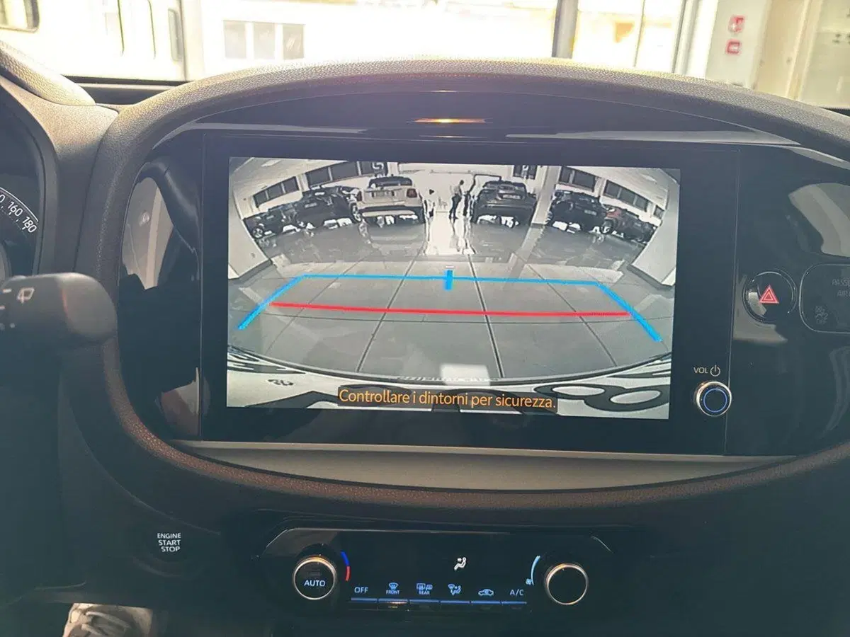 Toyota Aygo X usata a Prato (18)