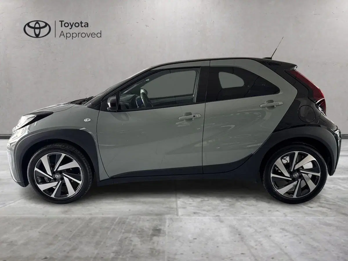 Toyota Aygo X usata a Prato (3)