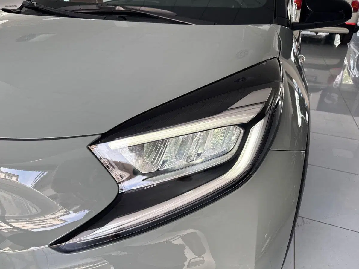 Toyota Aygo X usata a Prato (8)