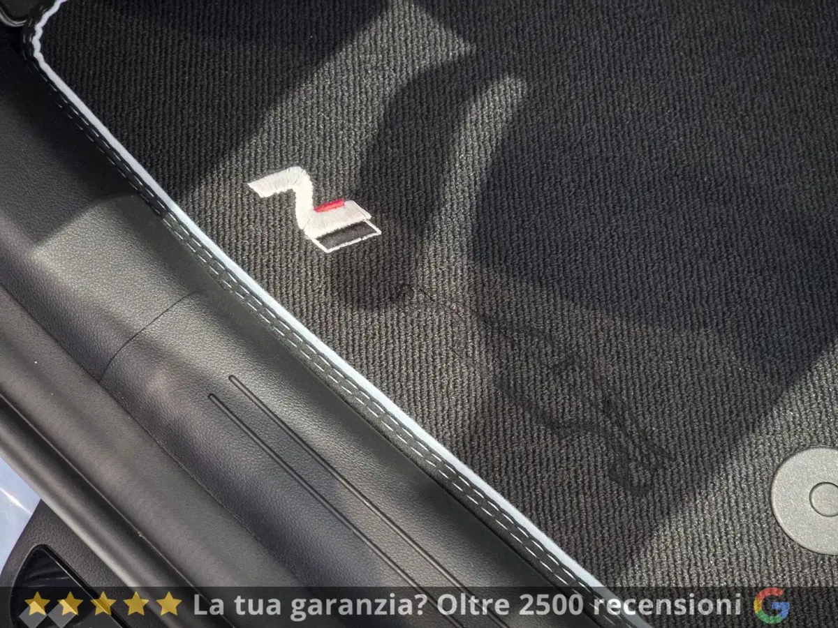 Hyundai Ioniq 6 N nuova a Pistoia (11)
