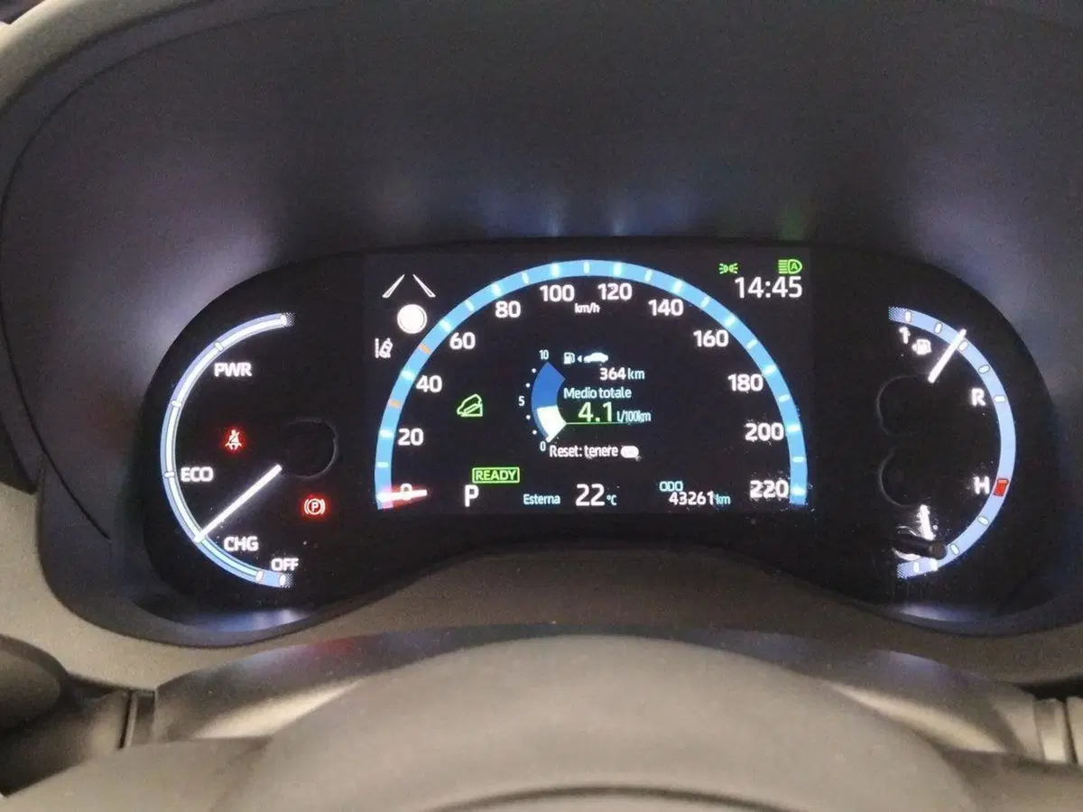 Toyota Yaris Cross usata a Roma (9)