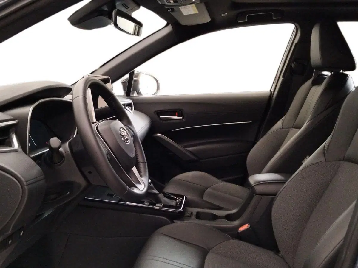 Toyota Corolla Cross usata a Roma (6)